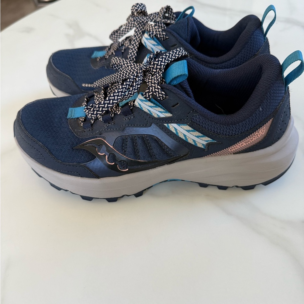 Saucony women’s' Navy and Teal Sneakers - Picture 4 of 8